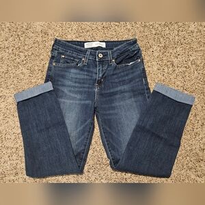 Signature By Levi Strauss Mid Rise Boyfriend Capri Size  4